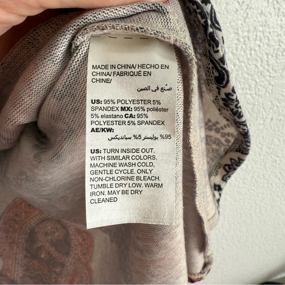 Chico’s Sweater Tunic Size 0 Small Medium Lightweight Paisley Red Neutral Pocket - Picture 8 of 8